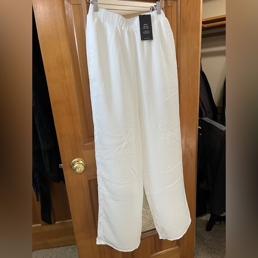 Veiled Collection Nashwa Textured Rayon Wide Leg Pants - White